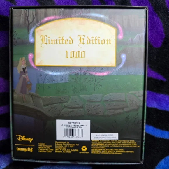Loungefly Sleeping Beauty Lenticular 3” Enamel Pin - Picture 2 of 3